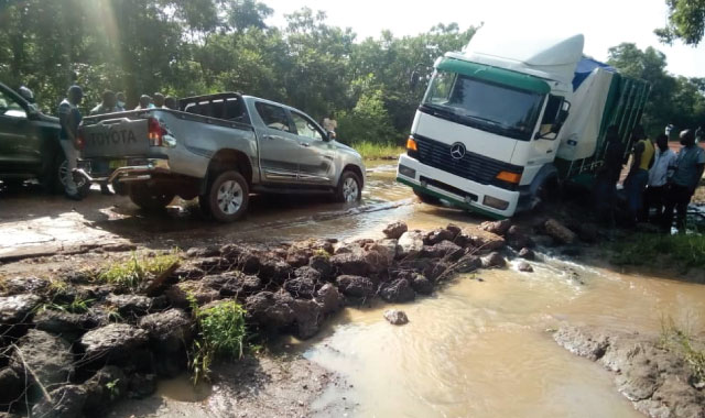 Commune de Safané : La rupture du pont du village de Tiekuy bloque la circulation