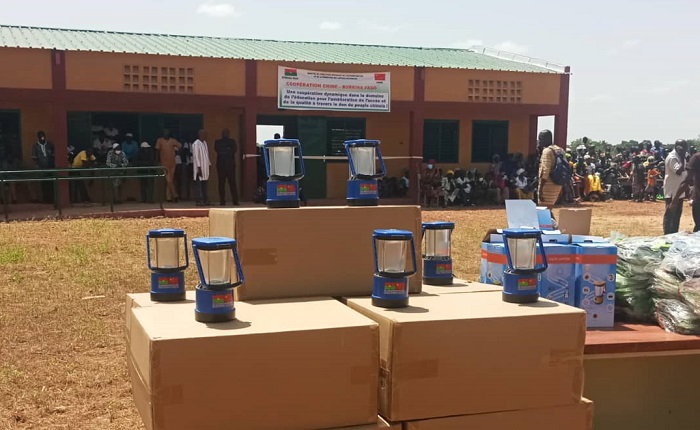 Education au Burkina : 113 complexes scolaires pour contribuer à résorber la problématique des classes sous paillotes 
