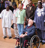 L'abbé Pierre au Burkina en novembre 2003