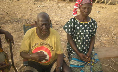 Nagoukonba Zongo, père de Justin, en compagnie de sœur cadette