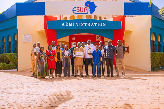 l-esup-jeunesse-seule-cole-priv-e-r-compens-e-au-prix-burkinab-de