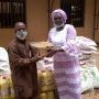 Mariam Diop remet symboliquement un kit au président de Waldé (...)