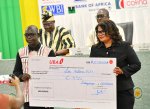Burkina/Solidarité : La Directrice générale de UBA Burkina, Rasmata Djibo, aux côtés de 604 élèves et 600 veuves