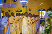 Eglise catholique du Burkina : Le diocèse de Ouagadougou accueille 20 nouveaux jeunes prêtres pour poursuivre le ministère du Christ 