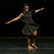 Esther Tarbangdo : Une artiste qui danse avec le cœur pour un monde meilleur