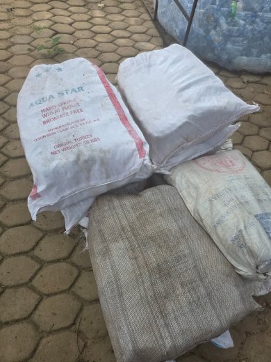 Lutte contre la fraude&nbsp;: La Brigade mobile des douanes de Manga intercepte une cargaison de 3 300 bâtons d’explosifs