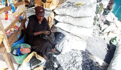 Ouagadougou&nbsp;: La flambée du prix du charbon asphyxie vendeuses et ménages