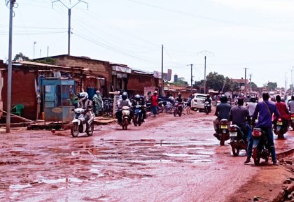 Saaba : Le calvaire des usagers face à une route fortement dégradée