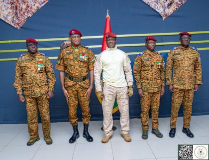 Burkina&nbsp;: Le président Ibrahim Traoré remet officiellement les attributs de général à trois officiers