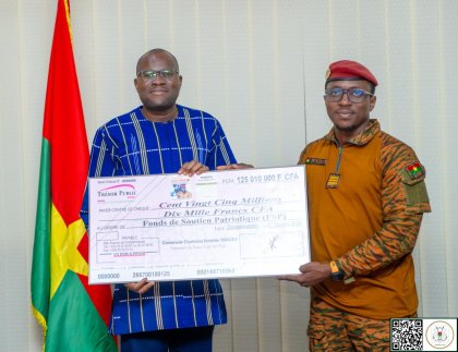 Burkina : Plus de 125 millions de FCFA issus de la vente des ouvrages de la révolution remis au Fonds de soutien patriotique