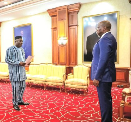 Diplomatie&nbsp;: Le Burkina Faso renforce ses liens avec le Gabon après l’accréditation de l’Ambassadeur Issa Boro