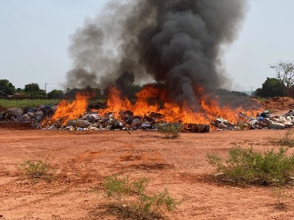 Bobo-Dioulasso : Incinération de produits prohibés d’une valeur de plus de dix milliards de francs CFA