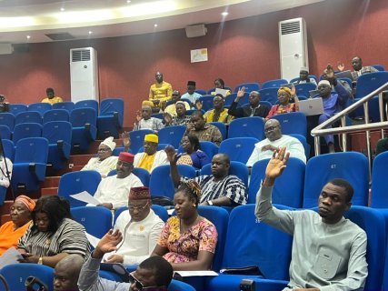 Burkina Faso : L’ALT adopte la loi révisée sur les jours chômés et payés