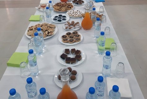 Pauses-café dans l’administration publique : Quand le buffet des ateliers devient la « cantine » des non-invités