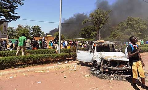Modification de la Constitution au Burkina Faso&nbsp;: Le projet a été annulé mais la tension n’est pas encore retombée 