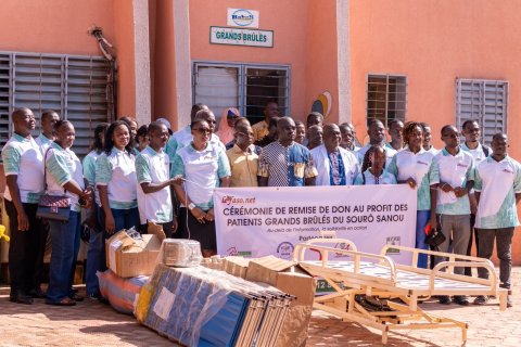 Bobo-Dioulasso&nbsp;: Lefaso.net fait un don d’équipements et de consommables médicaux au CHU Sourô-Sanou