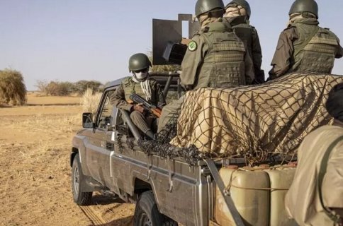 Mauritanie&nbsp;: 17 personnes, dont un cadre du groupe jihadiste Ansar Dine, arrêtées pour trafic d’armes près de la frontière malienne