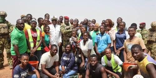 Entrepreneuriat agricole : Des amphithéâtres aux champs à Bagré, des étudiants font pousser des oignons ainsi que plusieurs autres spéculations 3 photo 3 6.jpg f6707
