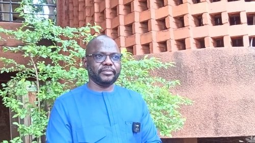 Université Thomas Sankara : Salifou Taïta décroche le Master 2 recherche en levant l'ancre sur le rôle des leaders coutumiers pendant la transition de 2014 à 2015 2 6ec0f58e c470 4d1b 8b71 32866c41b6f0 4603d