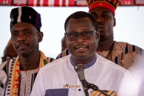 Grande saison du tourisme interne : La 4e édition lancée sur les rives de Samendeni 3 3 selon le ministre gilbert oue draogo l on note une progression significative du tourisme interne avec une hausse estime e a 177 des visit 2351f