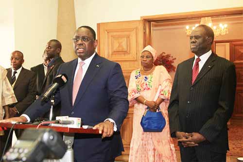 Le Président Michel KAFANDO à Dakar pour un sommet extraordinaire de la CEDEAO