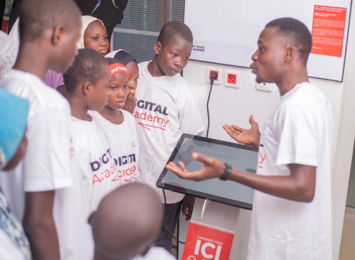 Inclusion numérique des enfants vulnérables : SGBF, Membre du Groupe VISTA, impacte avec son projet Digital Academy 4 faim4 6585f