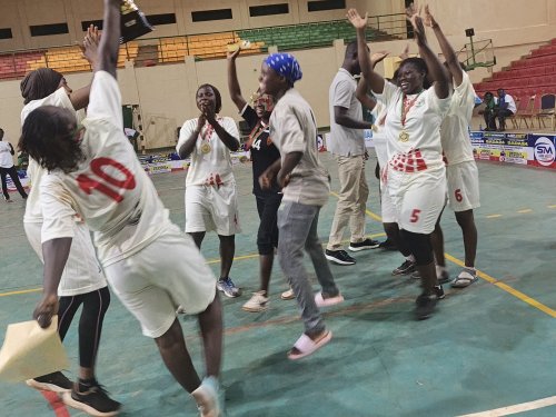 Championnat de floorball : COKOM conserve son titre chez les filles,...