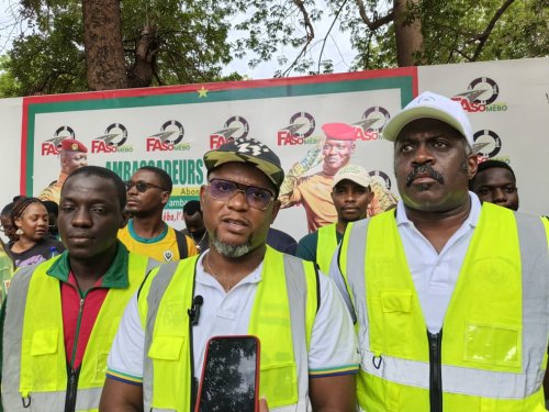 Agence Faso Mêbo : La communauté gabonaise offre trois tonnes de ciment 2 img 20260530 wa0116 c76c2