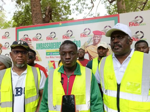 Agence Faso Mêbo : La communauté gabonaise offre trois tonnes de ciment 5 img 20260530 wa0118 7bc91
