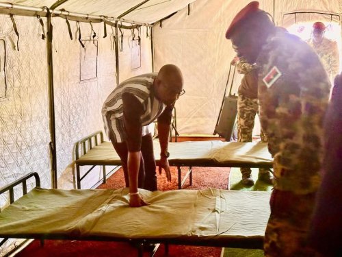 Burkina/Santé : Quatre hôpitaux mobiles remis au ministre de la guerre 3 img 20260701 wa0003 65d64