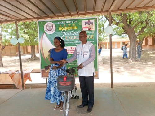 Journée de l'excellence au Lycée mixte de Gounghin : La discipline célébrée comme socle de la réussite 4 photo 3 137 98975