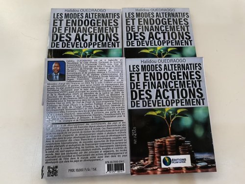 Burkina/Littérature : Halidou Ouédraogo dédicace son ouvrage sur les financements endogènes 7 whatsapp image 2026 05 22 at 20.40 02 f2743
