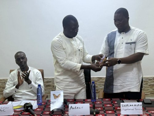 Burkina/Littérature : Pazisnewendé Wangraoua dédicace « Les Murmurations » 2 whatsapp image 2026 05 28 at 20.27 56 6a555