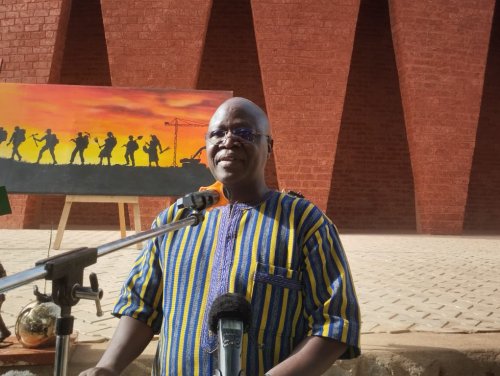 Burkina/Arts : L'adjudant Boureima Bamogo invite au renforcement du lien armée-nation à travers ses tableaux 3 whatsapp image 2026 04 12 at 19.00 56 9e118