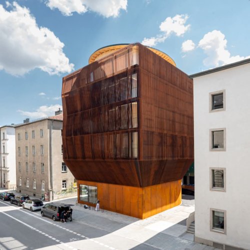 Architecture : Francis Kéré achève son premier bâtiment permanent en Europe 2 whatsapp image 2026 07 19 at 18.35 00 1 4845b