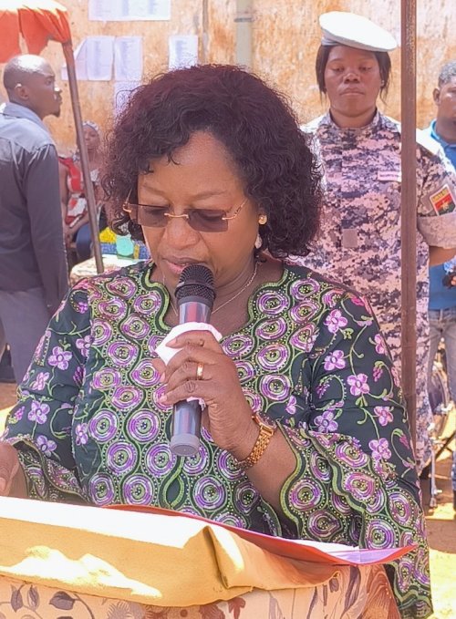 Maison d'arrêt de Bobo-Dioulasso : Le Dr Hortense Karambiri apporte un message d'espérance et des dons aux détenus 2 photo 02 3.jpg 4e8bc