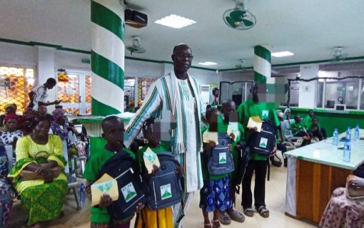 Éducation : La Caisse populaire de Dapoya offre 43 bourses scolaires à des orphelins