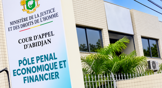 Côte d’Ivoire/Justice : Le gouvernement dément les révélations de Jeune Afrique sur un présumé réseau de corruption au Pôle pénal économique et financier