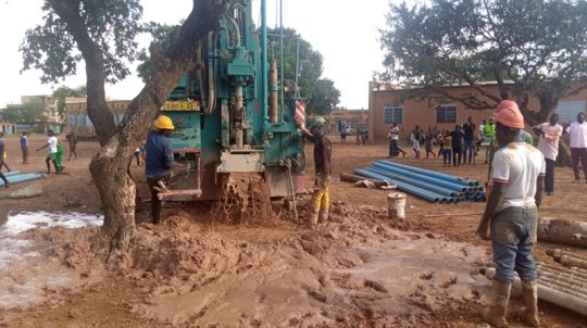 Journée de la solidarité : AGL et SITARAIL renforcent les équipements de l’école de Bendogo A