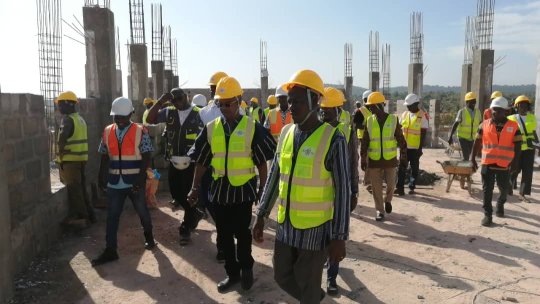 Gaoua : Le gouverneur déplore le retard sur le chantier du complexe universitaire