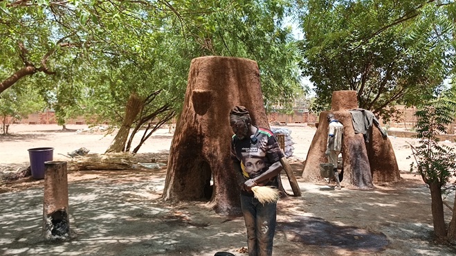 Journée des coutumes et traditions&nbsp;: Au Musée national, des maîtres du feu réveillent la mémoire du fer burkinabè
