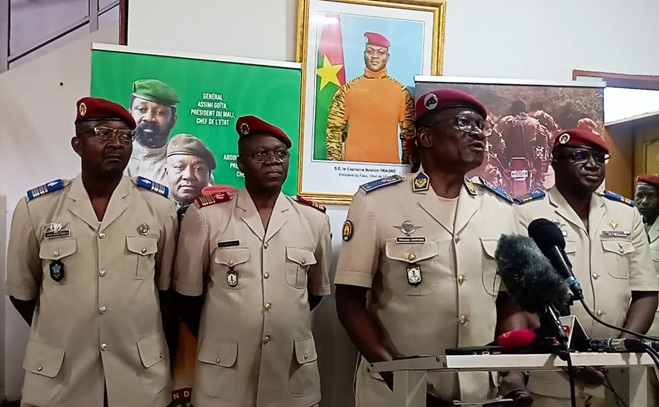 Burkina/Évaluation des ministres&nbsp;: 72,70% du territoire reconquis, selon le Général Célestin Simporé, ministre en charge de la Défense 