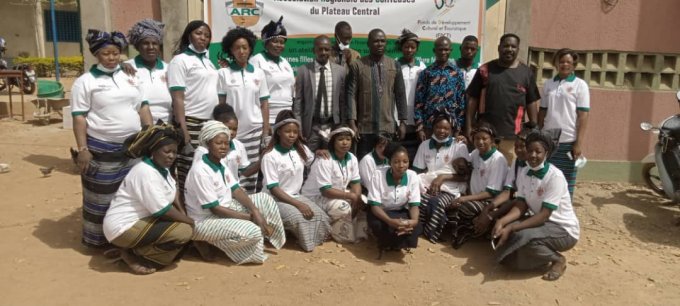 Entrepreneuriat et autonomisation des femmes : L’Association Régionale des Coiffeuses (ARC) du Plateau central outille ses membres