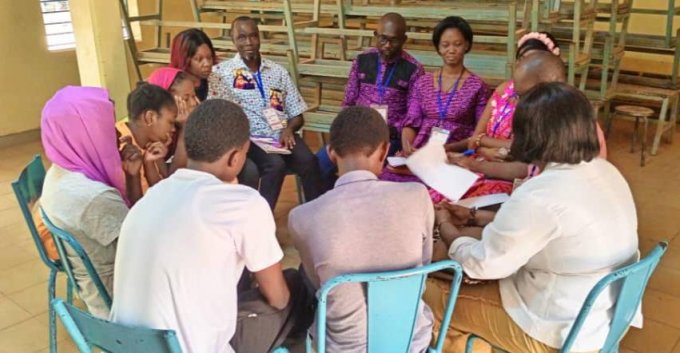 Burkina Faso : La Fraternité Cana organise un week-end de formation des couples pour renforcer les relations en famille