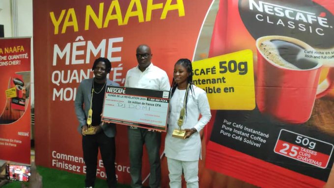 Musique/Kundé de la révélation 2024 : Nescafé remet un chèque d’un million FCFA à DJ Domi