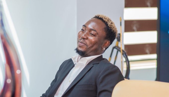 Humour&nbsp;: «&nbsp;C’est quand tu es pauvre que l’on dit “Goumin”, sinon quand tu es riche, ça s’appelle un chagrin d’amour&nbsp;», ironise Moussa Petit Sergent