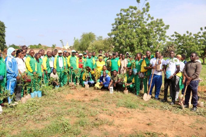 Burkina / Reboisement&nbsp;: La CNSS met environ 800 plants en terre