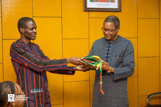 Rupture diplomatique avec la France&nbsp;: Les diplomates burkinabè de retour de Paris officiellement accueillis à Ouagadougou