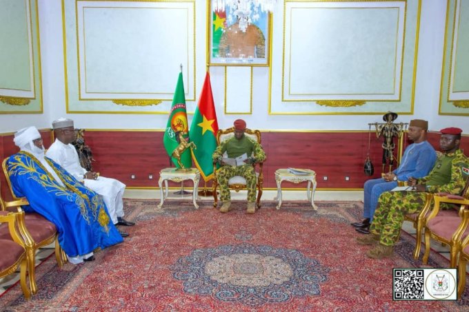 Confédération des Etats du Sahel&nbsp;: Le projet de texte juridique du parlement confédéral remis au Président du Faso