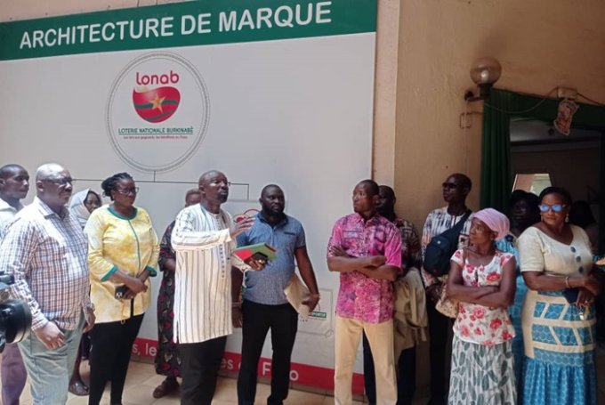 Burkina/Gestion de la LONAB : Des travailleurs exigent le départ « pur et simple » du directeur général  